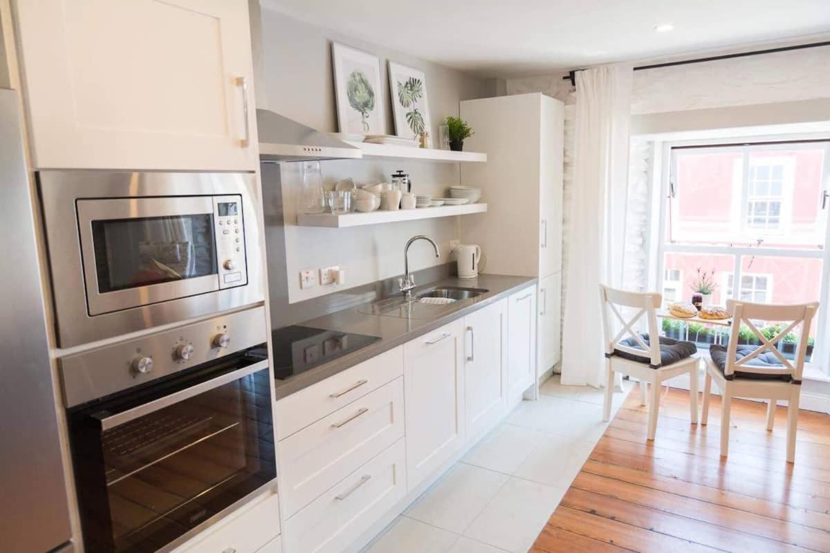 Apartments In Dingle Town Center Luaran gambar