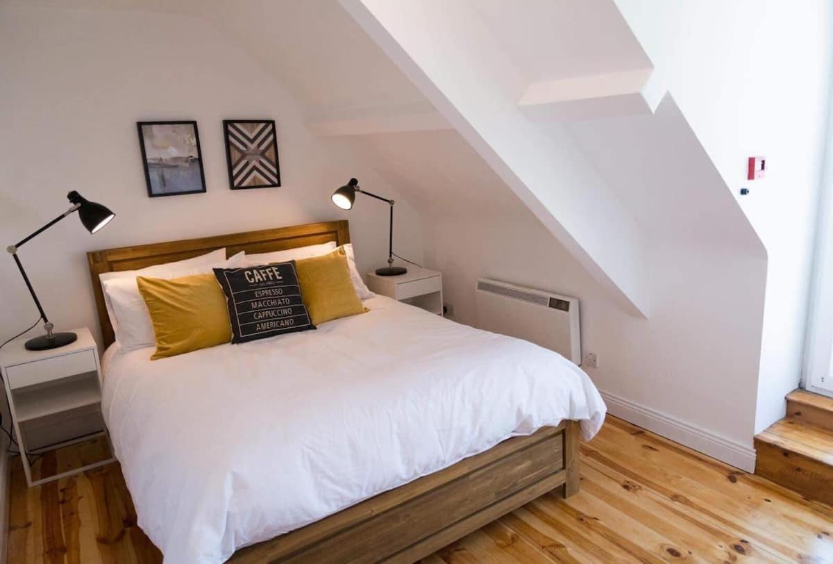 Apartments In Dingle Town Center Luaran gambar